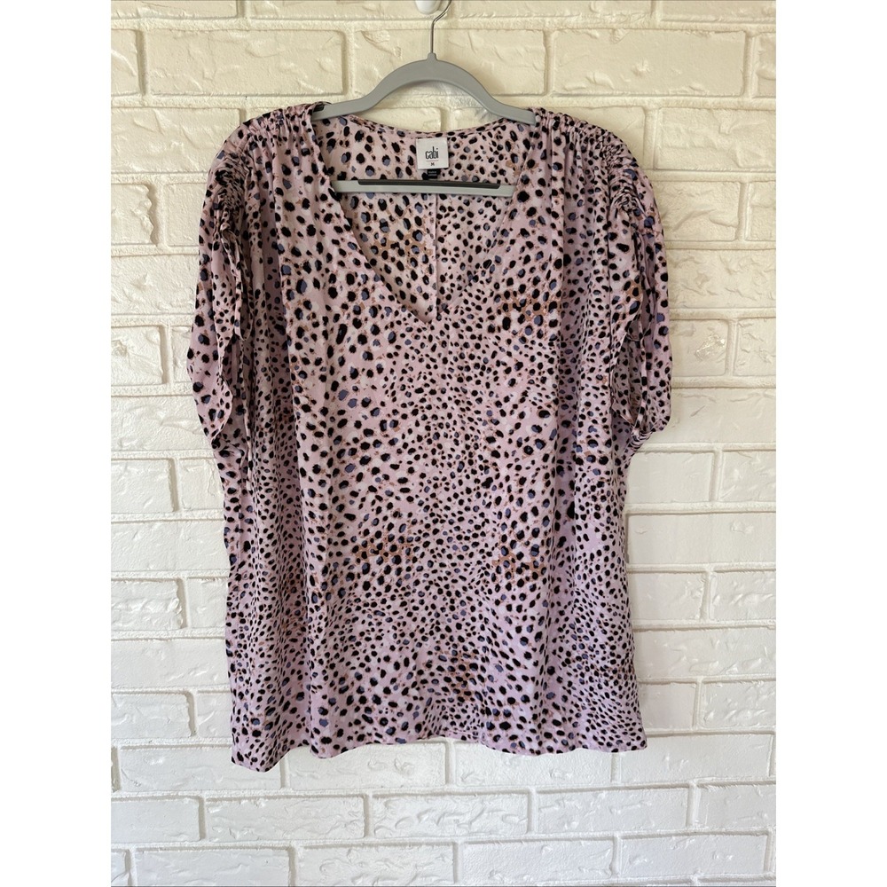 Cabi Blouse Women Medium‎ Pink Animal Print V-Neck Short Sleeve Casual Pullover